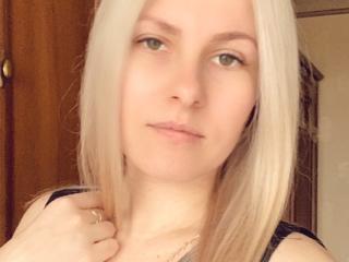 KarinaOneskyblue - Live porn &amp; sex cam - 9768281