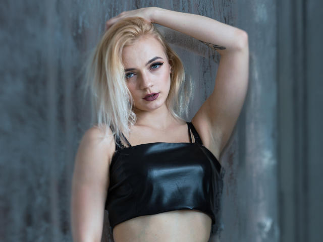 ElizaFlores - Live sex cam - 9769213