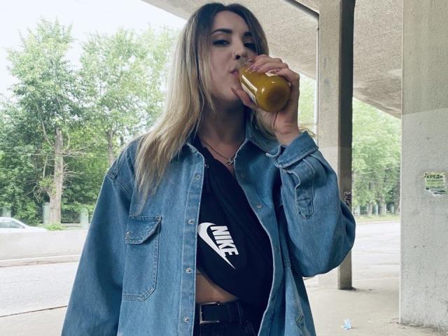 ChloeFloyd - Live sex cam - 9776637