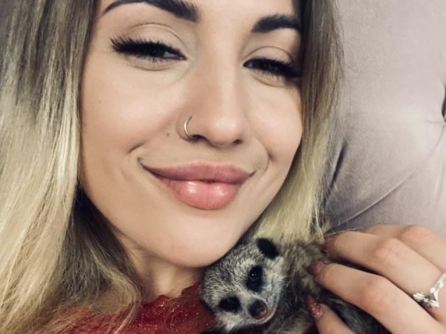 ChloeFloyd - Live sex cam - 9776665