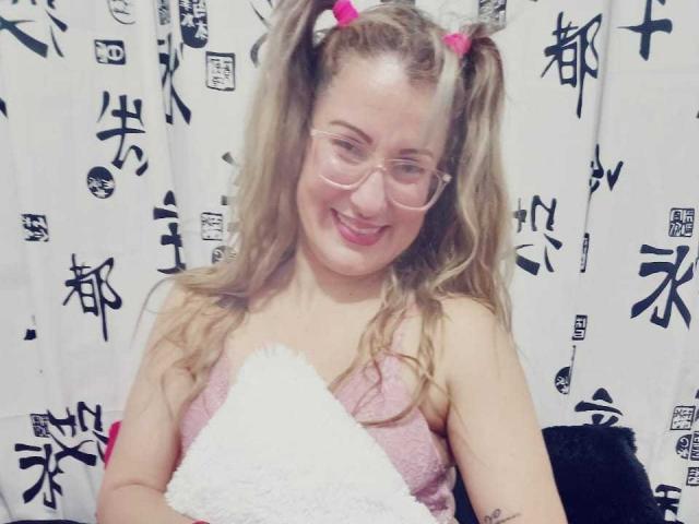 LisasexHot - Live sexe cam - 9797449