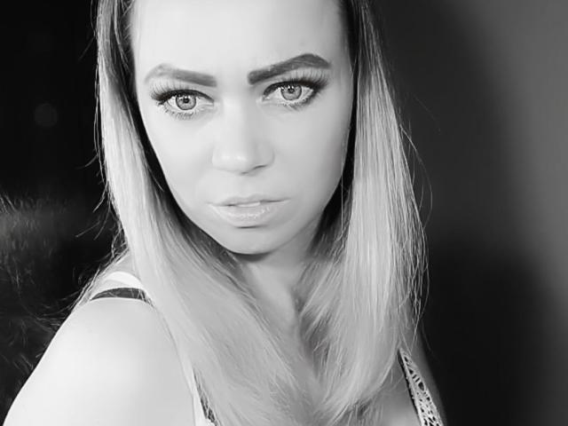 TaiaWqax - Live sexe cam - 9806345