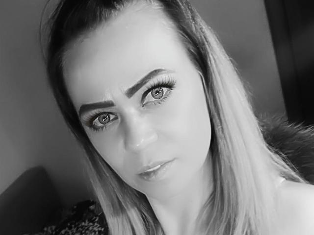 TaiaWqax - Live sexe cam - 9806361