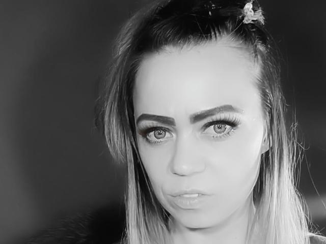 TaiaWqax - Live sexe cam - 9806401