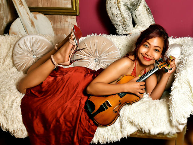 ElyaQuinn - Live porn &amp; sex cam - 9807921