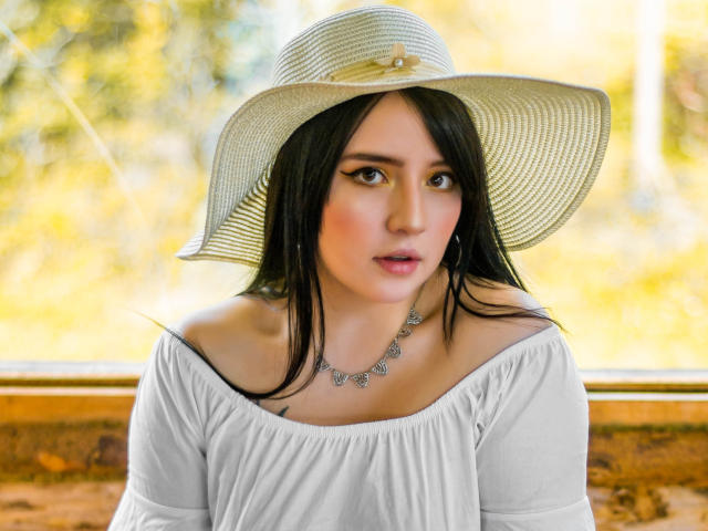 EmelyRose - Live sex cam - 9815641