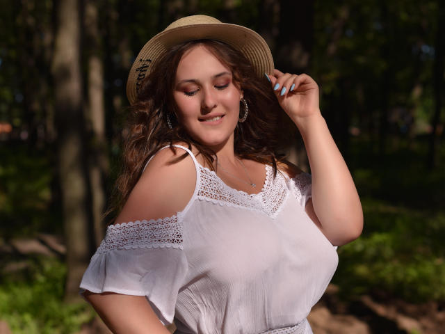 MonikaLebrun - Camera khiêu dâm &amp; quyến rũ trực tiếp - 9817045