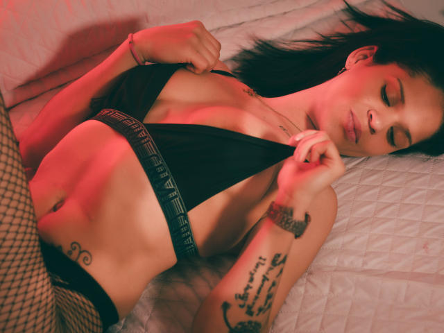 NicoleEvans - Live sexe cam - 9825841