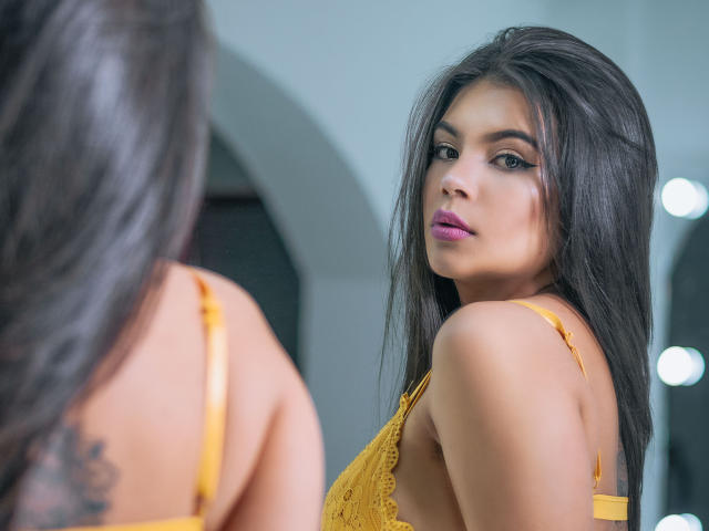 EmiliArango - ライブポルノ&amp;セックスカム - 9830533