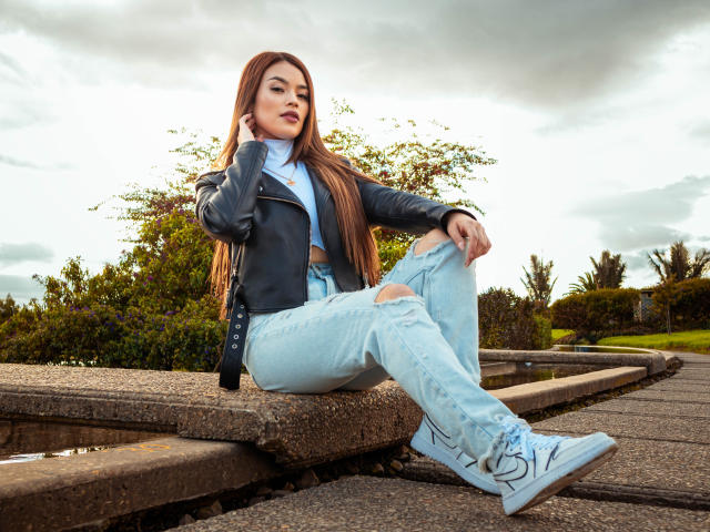 AmelieeBaudin - Camera khiêu dâm &amp; quyến rũ trực tiếp - 9835005