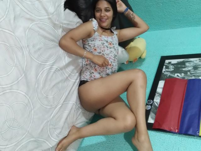 PauletteLove - פורנו בשידור חי ומצלמת סקס - 9837249