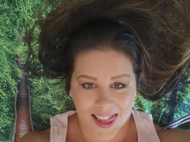 DelilahSimmons - Sexe cam en vivo - 9866037