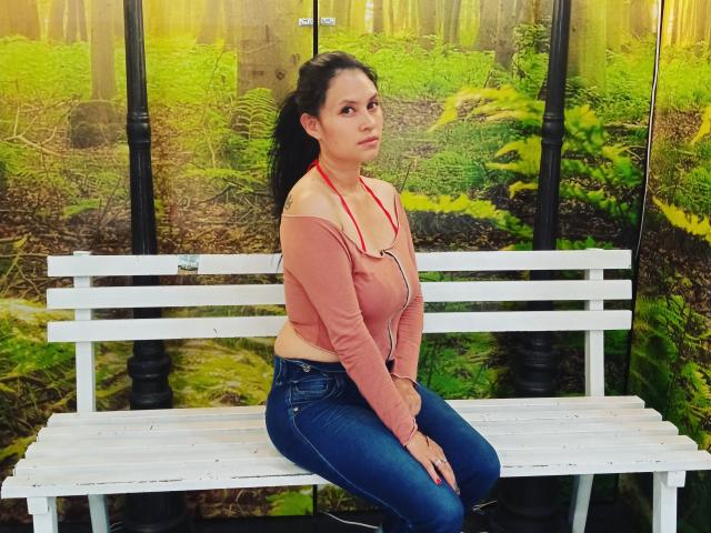 KylieAllen - Live sex cam - 9879765