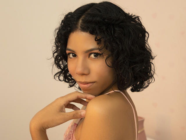 CamilaPerk - Live sexe cam - 9882105