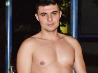AndrethMuller - Porno na żywo i seks kamera - 9896089