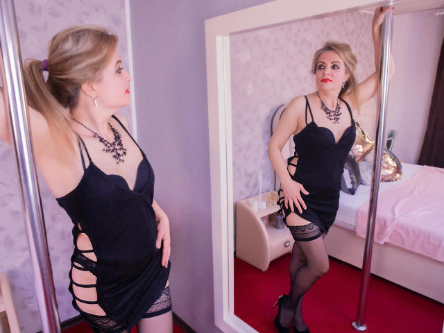 IvanaCharm - Live sexe cam - 9909873