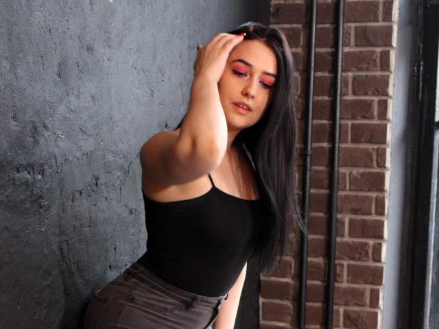 AlishaBrooks - Live sex cam - 9936821