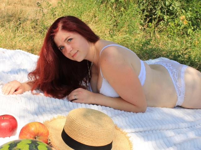 JessikaDaniels - Live Sex Cam - 9942513