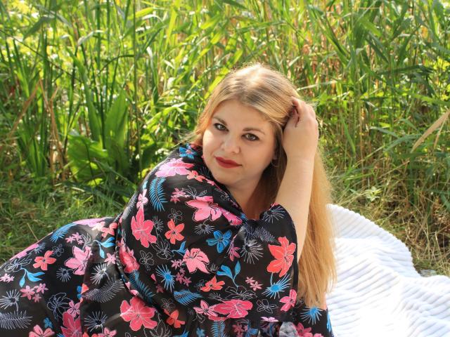 AnnabelLucky - Live Sex Cam - 9966281