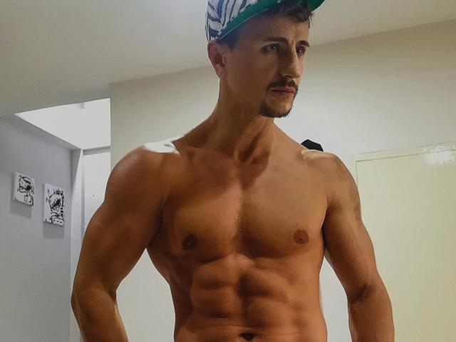 PureElton - Live sex cam - 9997711