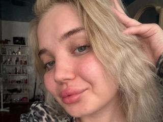 HottyLipsa