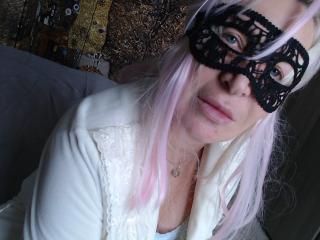 PinkLouiseHot