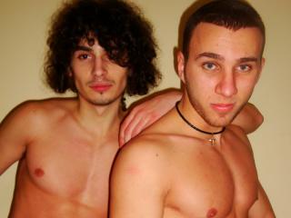 2HotGayz