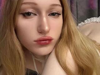 kittyuhh-hot