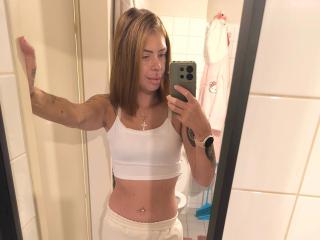 RoxyXXX-hot